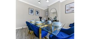 Stylish 3BR Home with Garden Sleeps 6