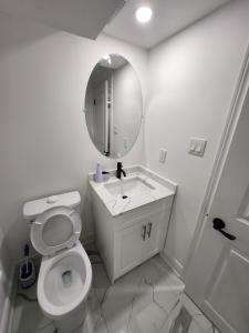 New Modern cozy room in Innisfil