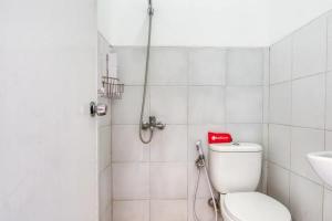 RedDoorz Plus near Galaxy Mall