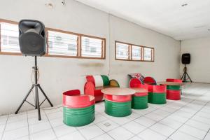 RedDoorz Plus near Galaxy Mall