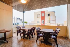 Via D Grand - Nr JNTU College Metro Station, Kukatpally