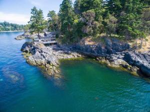 Exclusive Private Island - Pacific Ocean Paradise