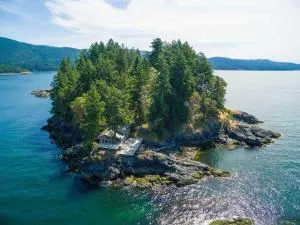 Exclusive Private Island - Pacific Ocean Paradise - Powell River