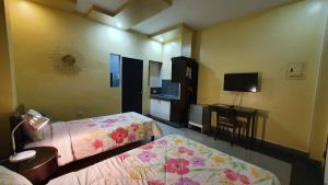 Felicidad Resto and Pension House