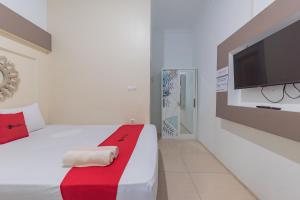 RedDoorz at Jalan Otista Karawang