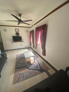 Chu Mons Homestay Janda Baik (15 min from river)
