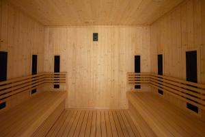 Business Park Cosy Apartment by BookingHost