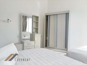 Marina Times Square Homestay by Evernent