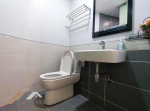 Marina Times Square Homestay by Evernent