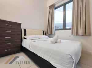 Marina Times Square Homestay by Evernent