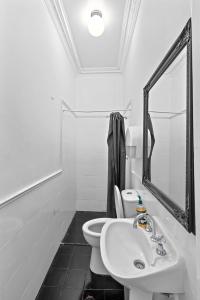 Family Room with Private Bathroom room in Peg Leg Darling Harbour