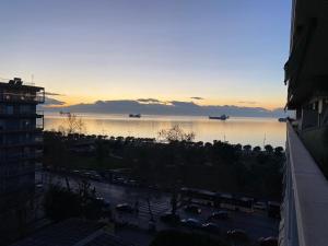 Serene Apartment with Breathtaking Sea View