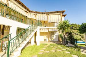 Skioni Studios by Diomedes Group