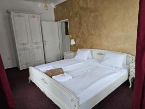 One-Bedroom Suite room in Hotel Bílá Paní