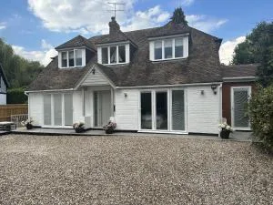 Beautiful 1-Bed Studio in Bourne end - Beaconsfield