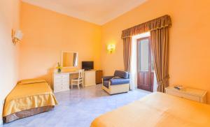 Deluxe Triple Room with Sea View