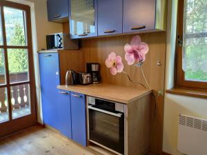 Top location ski-to-door two-bedroom apartment