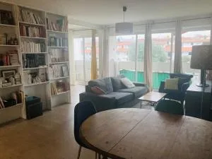 Appartement lumineux 2 chambres - 西布勒