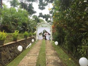 Vila kuning view city light bandung n big garden