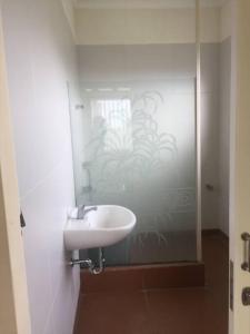 Vila kuning view city light bandung n big garden