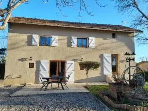 Gîte à la campagne avec jardin et piscine - 布朗斯