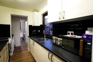 2BR Home W en-suite toilet, Town Centre Ipswich.