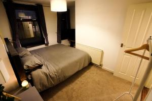 2BR Home W en-suite toilet, Town Centre Ipswich.