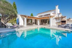 Villa Ana to rent in Puerto Pollensa by JS Villas - El Port