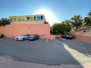 2 Bed apartment near the beach with pool