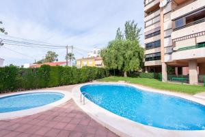 2 Bed apartment near the beach with pool