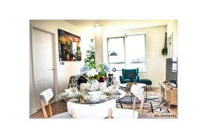 Comfortable Contractor, Family, Group Stay - Sleeps upto 5 - Pets Welcome Parking on Request - 4-star hotels in Bracknell