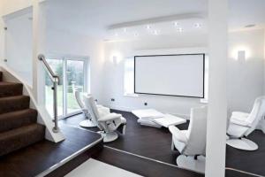 Eastfield Lodge with Hot Tub