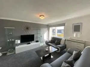 Vibrant 1st Floor Apartment - 克拉姆灵顿