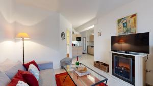 FeWo direkt am Strand mit Südbalkon, Villa Freia 13, Binz