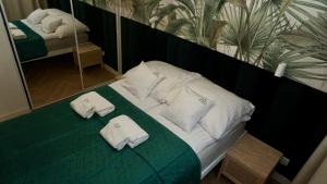 Castle Apartments - Queen