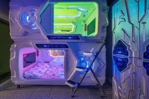 Space Station Hostel - 班敦孟