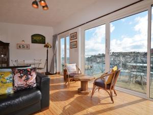 2 Bed in Brixham BX026