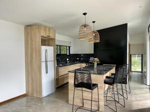 Casa Paola - Loft en Zona Acantilados Para 4 PAX Con Pileta - Hola Sur