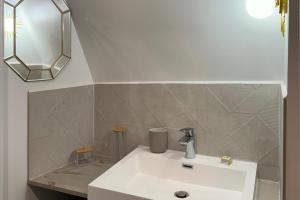 Appartements Maison 1747 - Gites de Standing en Vieille-ville avec Cour : photos des chambres