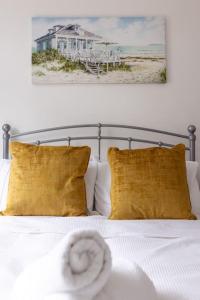 Flatzy - Modern 3 Bedroom Home in City Centre