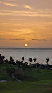 Golf View Apartment - stunning ocean view Golf del Sur