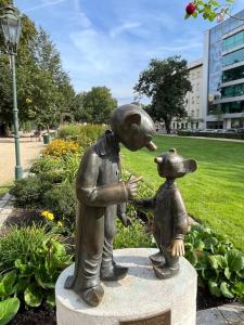 Apartment in historical center with park view