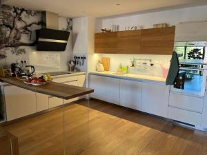 Apartment in historical center with park view