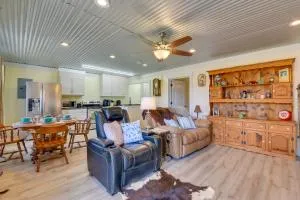 Alabama Lakefront Getaway with Kayaks and Patio - Luverne