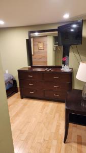 Two Bedroom Few Blocks From The Beach And Tropicana Casino