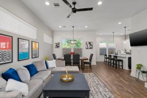 The Oasis - Modern 3BR Near Downtown - Med Center - Stadiums