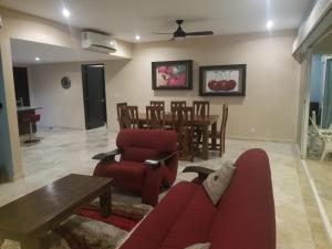 Perfectly located spacious apartment with 2 balconies