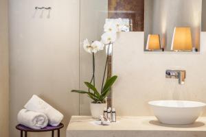  Suite with Balcony - Daphne