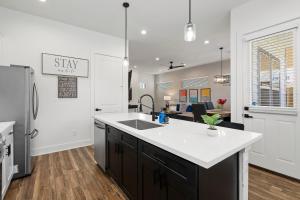 The Oasis - Modern 3BR Near Downtown - Med Center - Stadiums