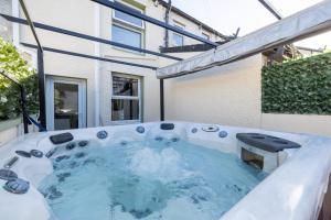 The Bay Cottage Hot Tub & Sauna Morecambe Bay